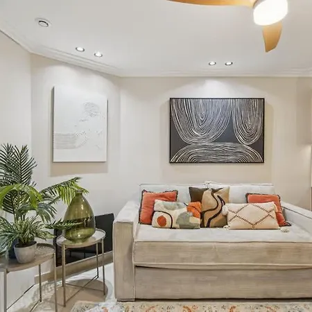 Modern 1bdr Flat In The Heart Of Апартаменты