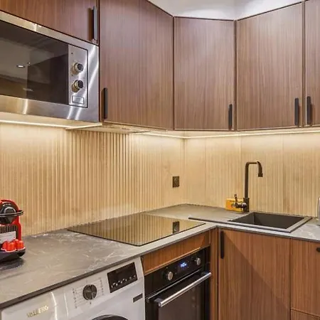 Modern 1bdr Flat In The Heart Of Апартаменты *